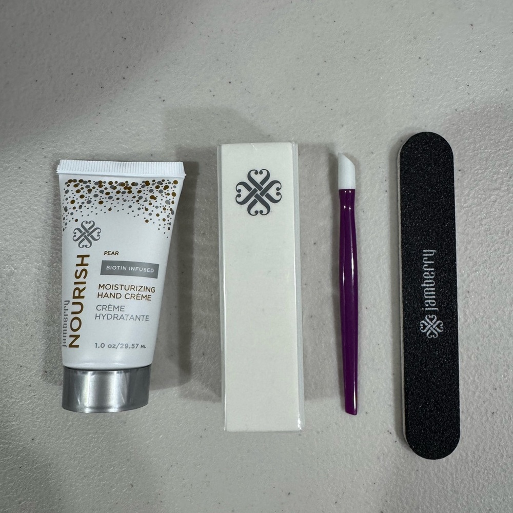 New Jamberry Nourish Moisturizing Hand Creme Pear and Nail Set